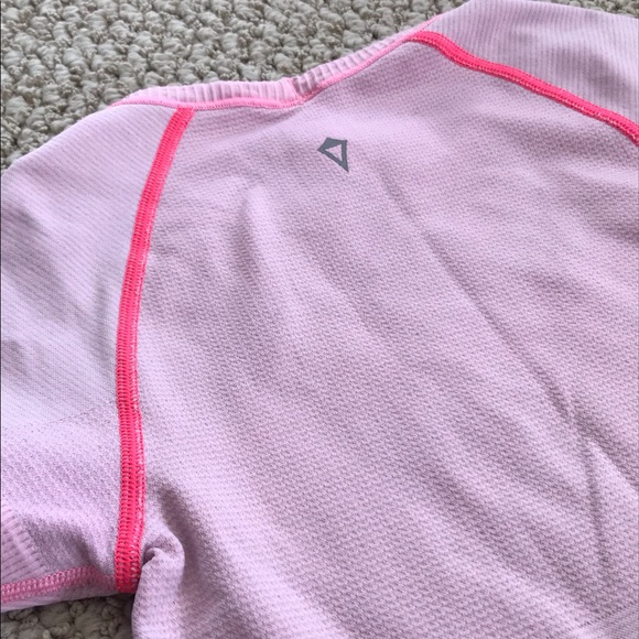 Ivivva Training Shirt -Size XS - Picture 3 of 4